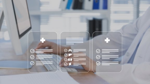A radiologist working with structured reporting templates