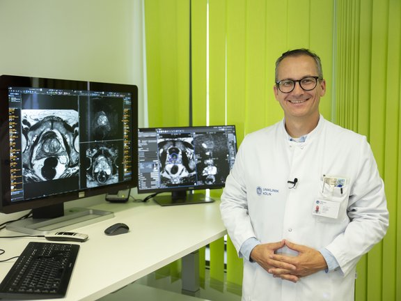 Portrait of Univ.-Prof. Dr. Thorsten Persigehl, expert in oncologic imaging at University Hospital Cologne