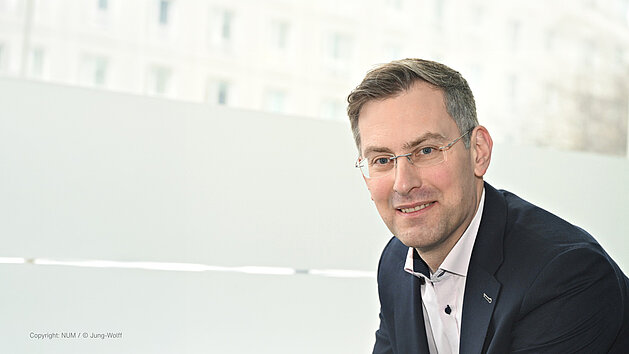Portrait of Ralf Heyder, head of the NUM Coordination Office at Charité, interviewed at the RACOON Research Days in Tübingen